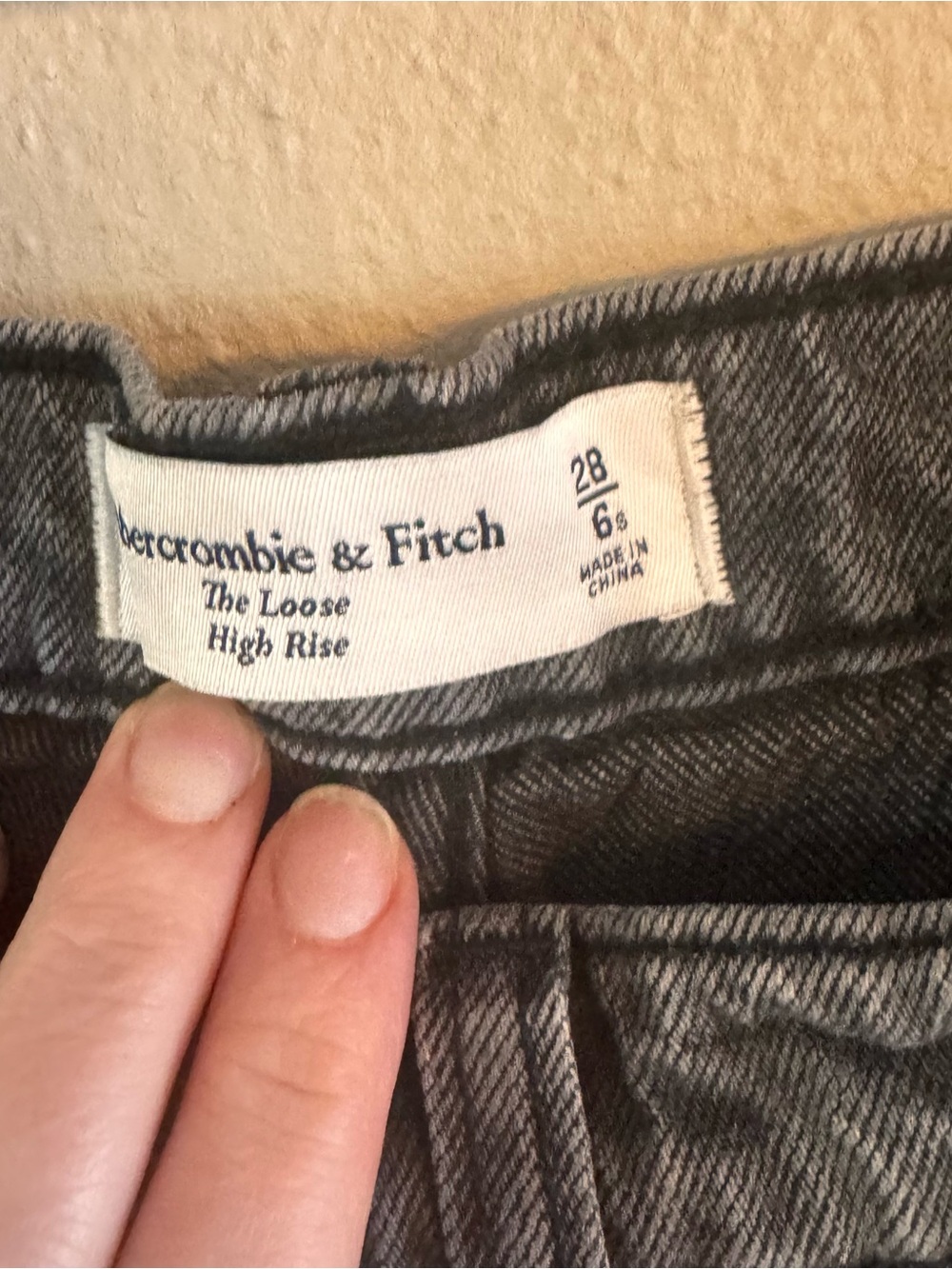 ABERCROMBIE Loose HR Denim - Picture 6 of 7